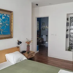 The Coolest Place Near The Airport! Quarto em Acomodações Particulares Lisboa